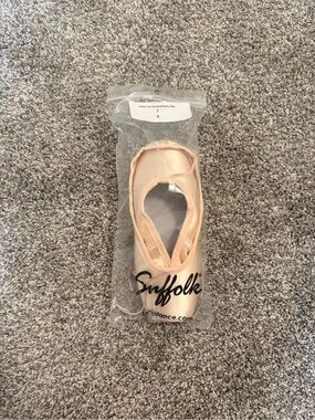 Suffolk Stellar Pointe Shoes 7X Standard